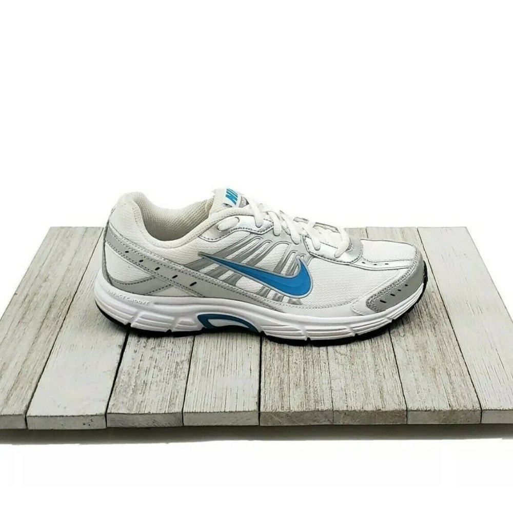Nike Dart 8 Running Sneakers Leather Mesh White Silver Womens US 7